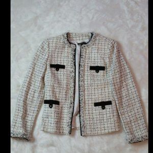 Tahari black white boucle jacket size 4